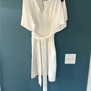 White V-Neck linen Dress with Belt